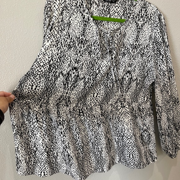 SHEIN snake print 1X babydoll tie neck top black white - Picture 5 of 7